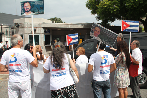 Comite por los 5 frente a embajada norteamericana en argentina