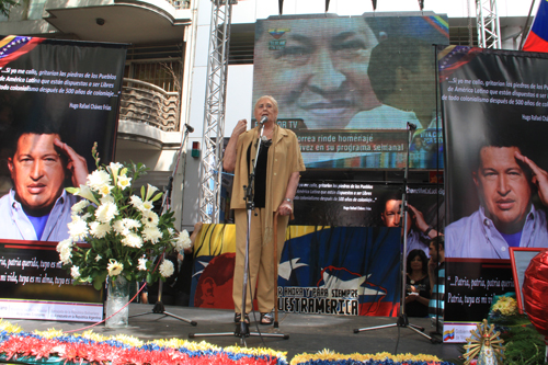 Stella Calloni interviene en acto por Chavez en Argentina