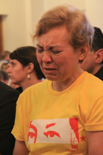 Tristeza en concurrentes al Encuentro Ecuménico por Chavez en Argentina