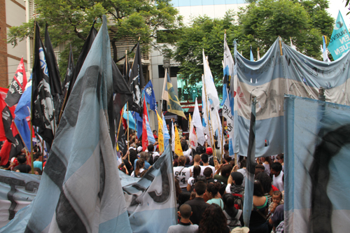Acto por Chavez Frente Embajada Venezolana en Argentina