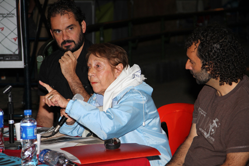 jornada por la paz, mesa con Madre de Plaza de Mayo