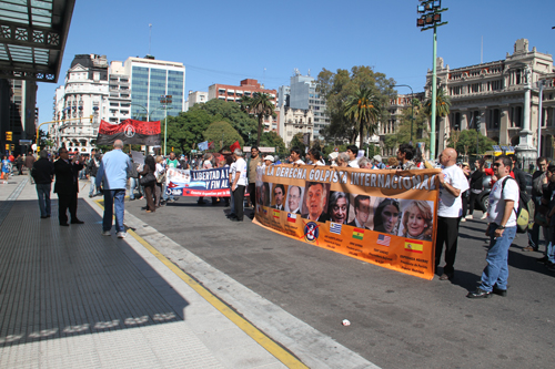 frente al teatro colon repudiando a la fundacion libertad