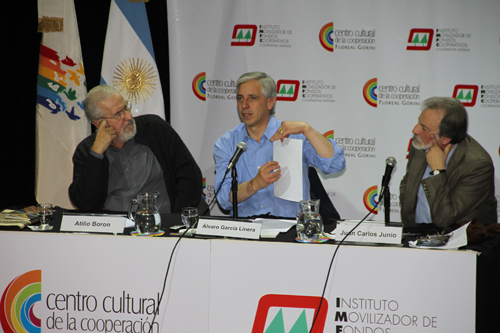 Álvaro García Linera expone en el Centro Cultural de la Cooperacion