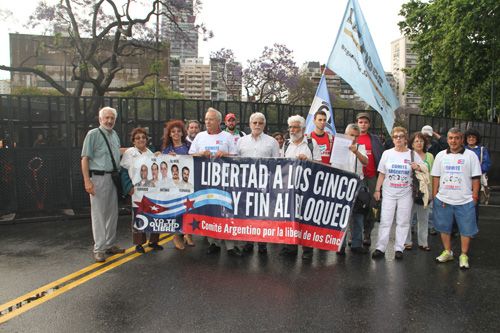 comite argentino por la libertad de los 5 en la embajada norteamericana carta a obama