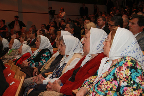 Madres de Plaza de Mayo en la cancilleria argentina