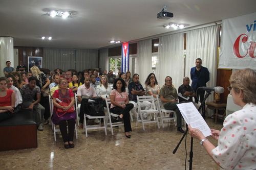 encuentro de residentes en la embajada de cuba