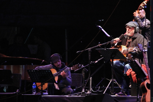 Soilvio canta en el barrio Lugano 