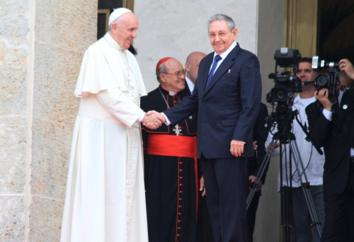 saludo para la prensa de Raúl y el Papa