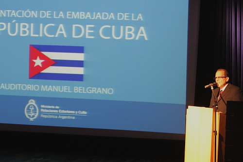 Orestes Perez en la Cancillería el Día de la Cultura Cubana
