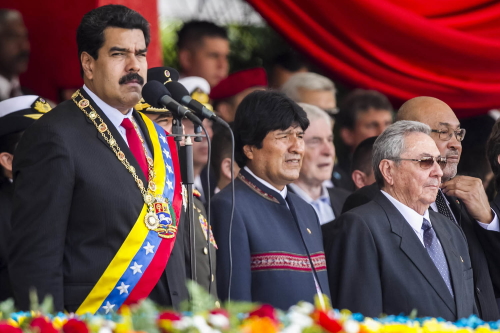Maduro Evo y Raúl