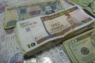 Cubainformacion - Artículo: Restablecen paridad entre peso cubano  convertible y dólar EE.UU.