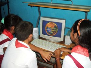 Cubainformacion - Artículo: Joven Club de Computación y Electrónica: Al  alcance de la mano