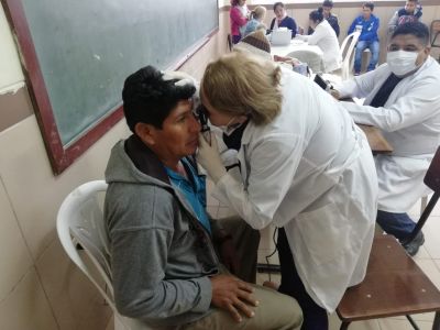 Bolivian Families without Access to Health Services 